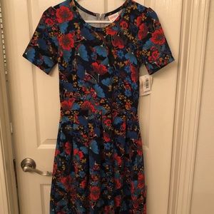 NEW LulaRoe Amelia - S (Fits like a M, see pics)